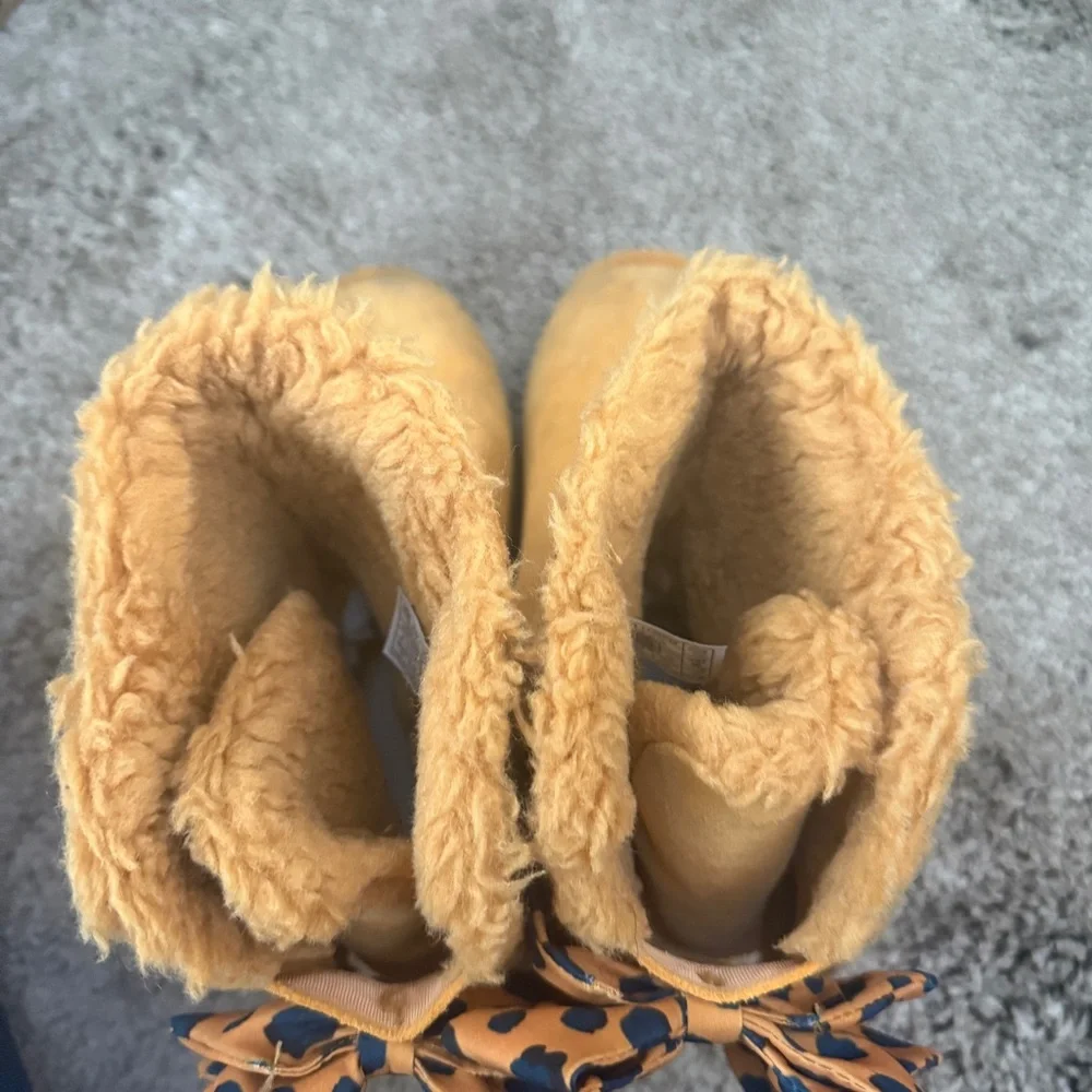 UGG BAILEY BOW RETRO SPOTS SWEET POTATO SUEDE WINTER WOMEN'S BOOTS SIZE US 8 - Picture 9 of 10